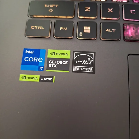 Rog Astrid G 16 volt green/ Eclipse Gray gaming laptop